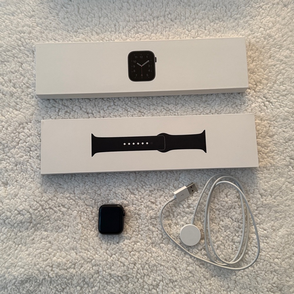 Apple Watch SE 40 MM space gray